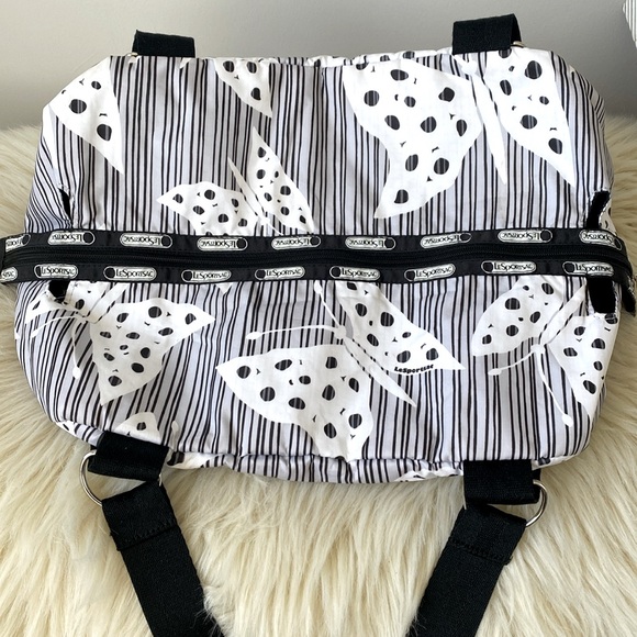 LeSportsac Butterflies print medium size travel/sports Boston’s bag light weight - Picture 2 of 9